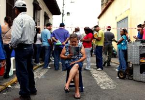 Cola de la resaca. Tomado de Caracas Caos, foto de Globovisión.